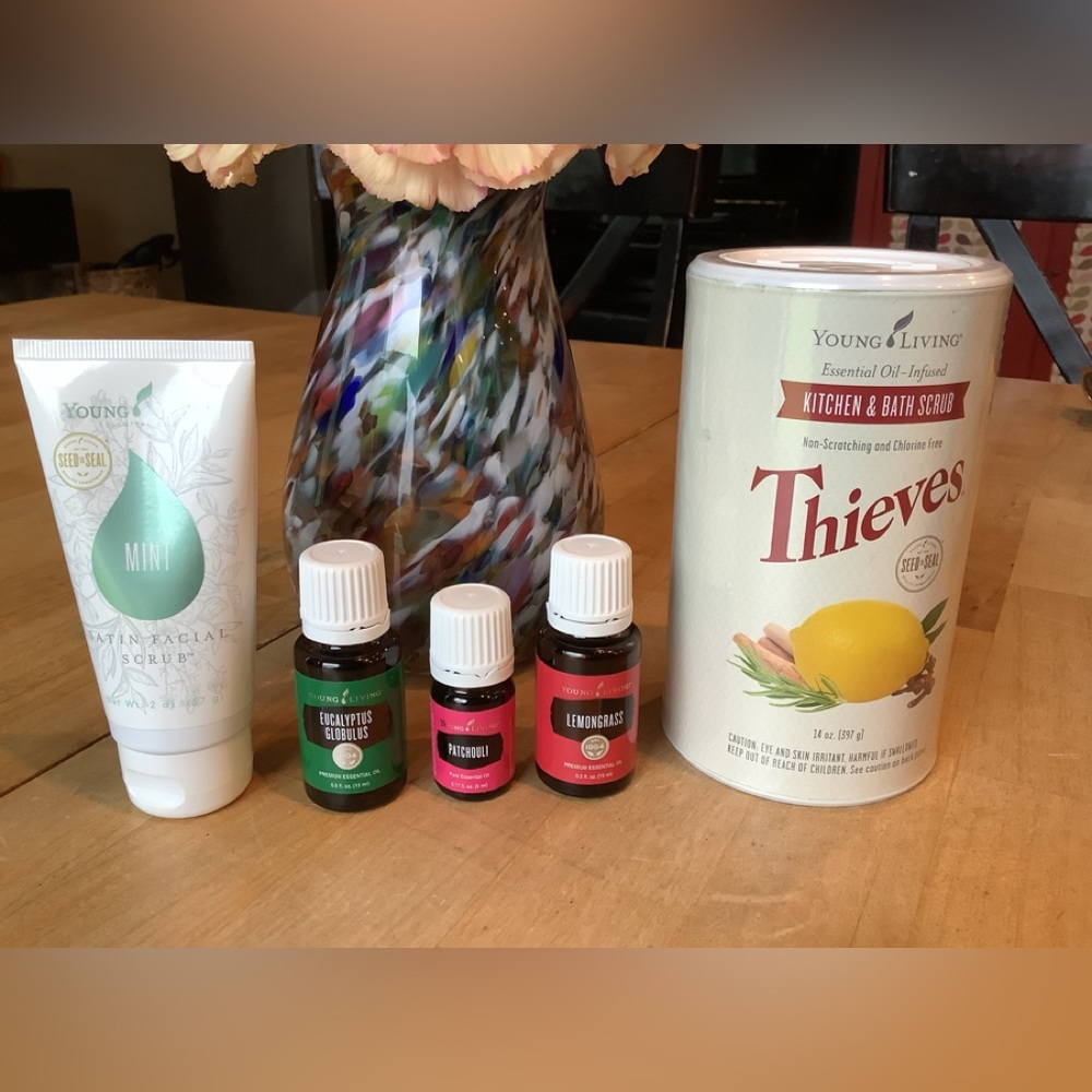 Young Living Thieves Scrub, Lemongrass, Eucalyptus, Patchouli, Mint Satin Scrub